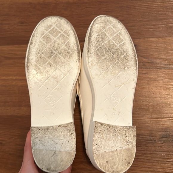 Chanel white Lambskin Quilted CC Turnlock Loafers - Picture 5 of 5